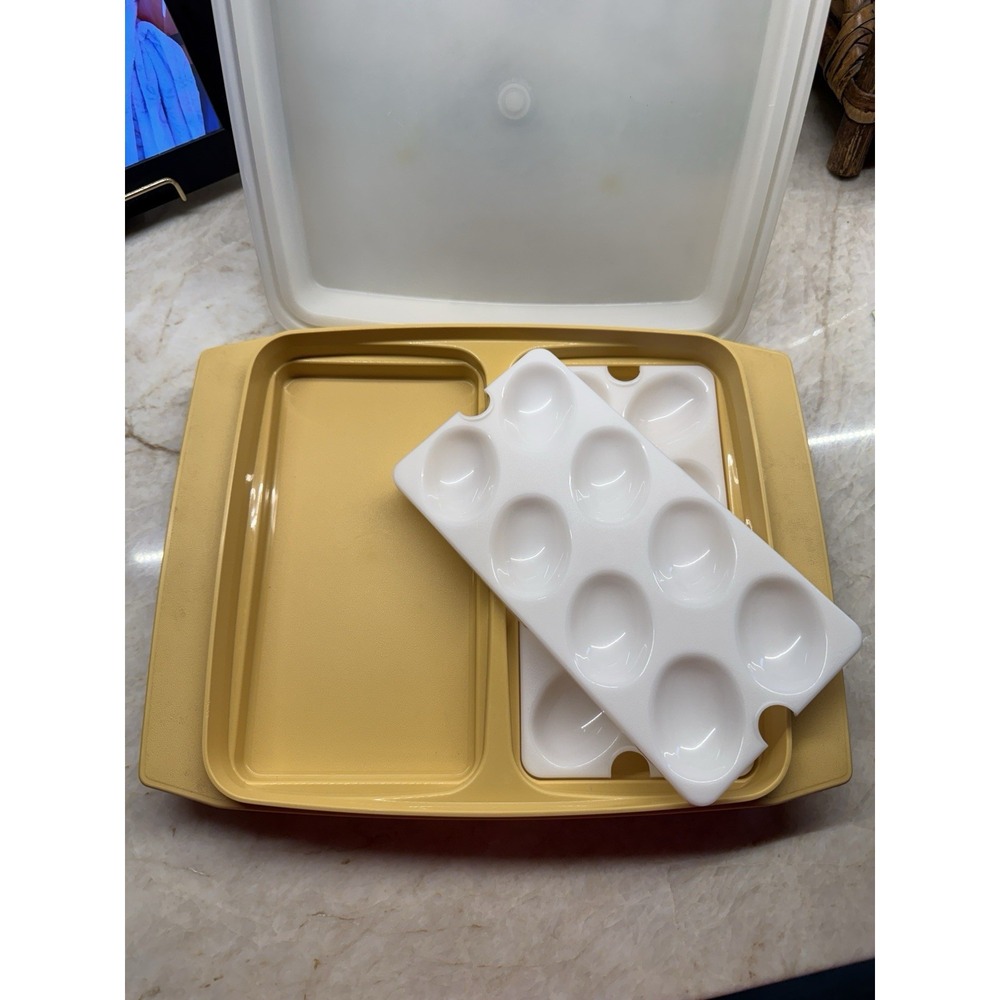 Vintage Tupperware 4 Piece Deviled Egg Keeper Carrier Tray Beige #723-3
